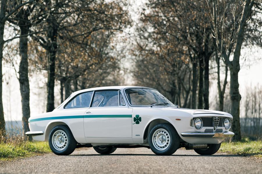  Alfa Romeo GTA 1300 Junior (105.59) 1968 года  (фото 26 из 45)